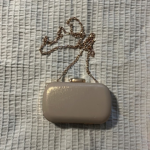 Clutch - Picture 4 of 4